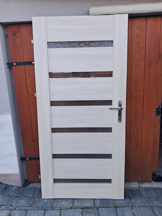 Spdzedam drzwi wewnętrzne