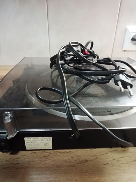 Виниловый проигрыватель Phillips.б/у