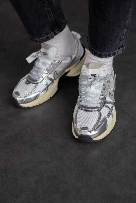 Кроссовки Nike V2K Runtekk Summit White Metallic Silver 36-45 найк