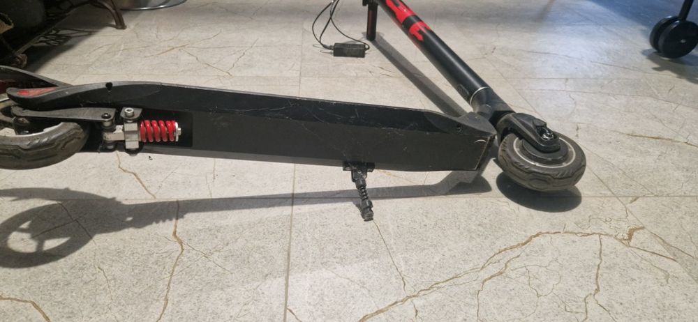 Продам електросамокат UFT Hokkaido