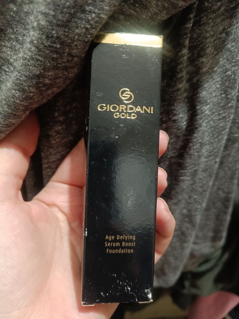 Тональний крем Oriflame Giordani Gold Age Defying Serum Boost