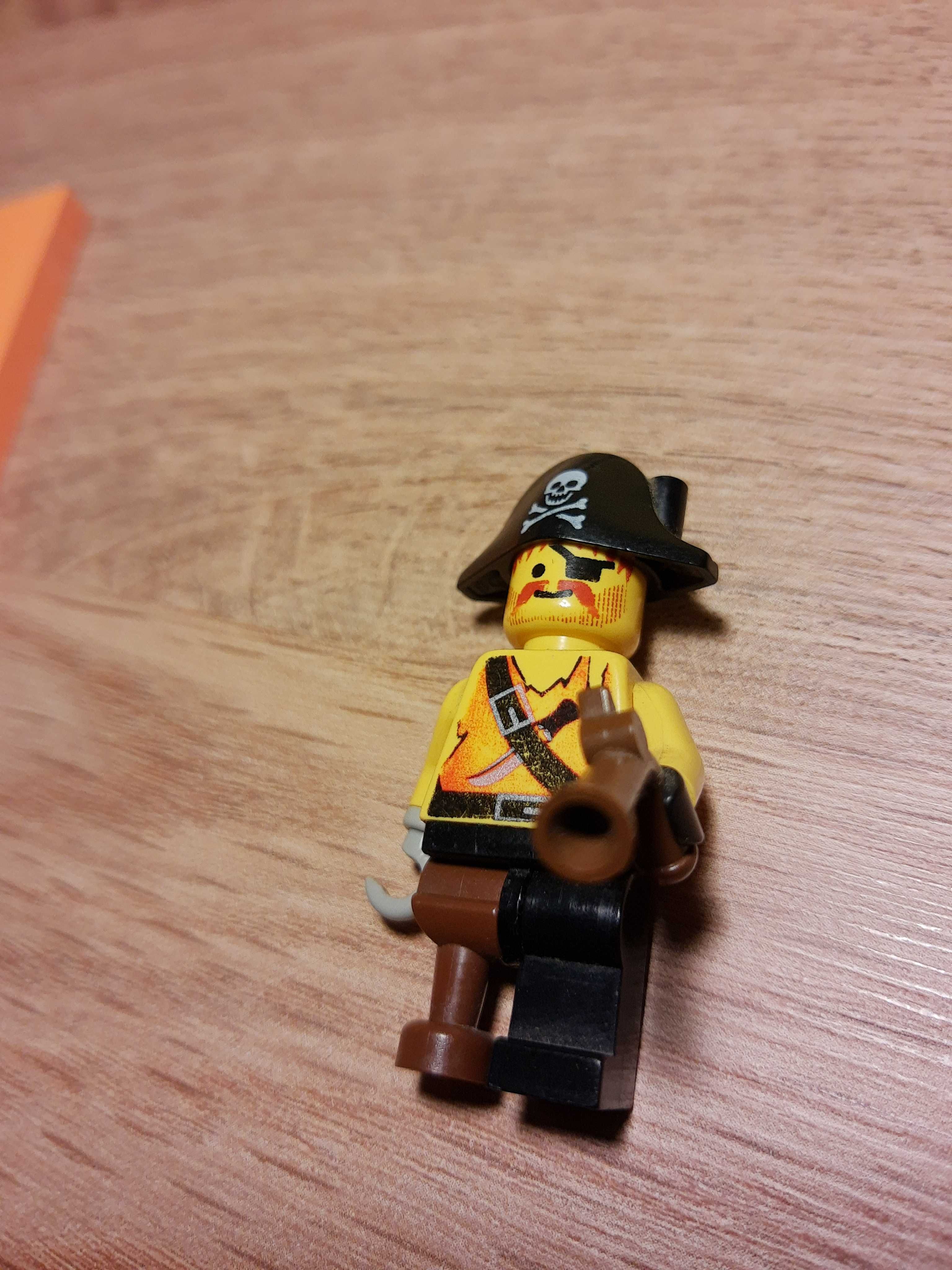 Lego ludzik pirat kapitan