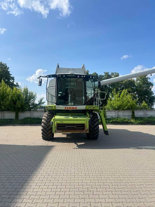 Зернозбиральний комбайн Claas Lexion 670