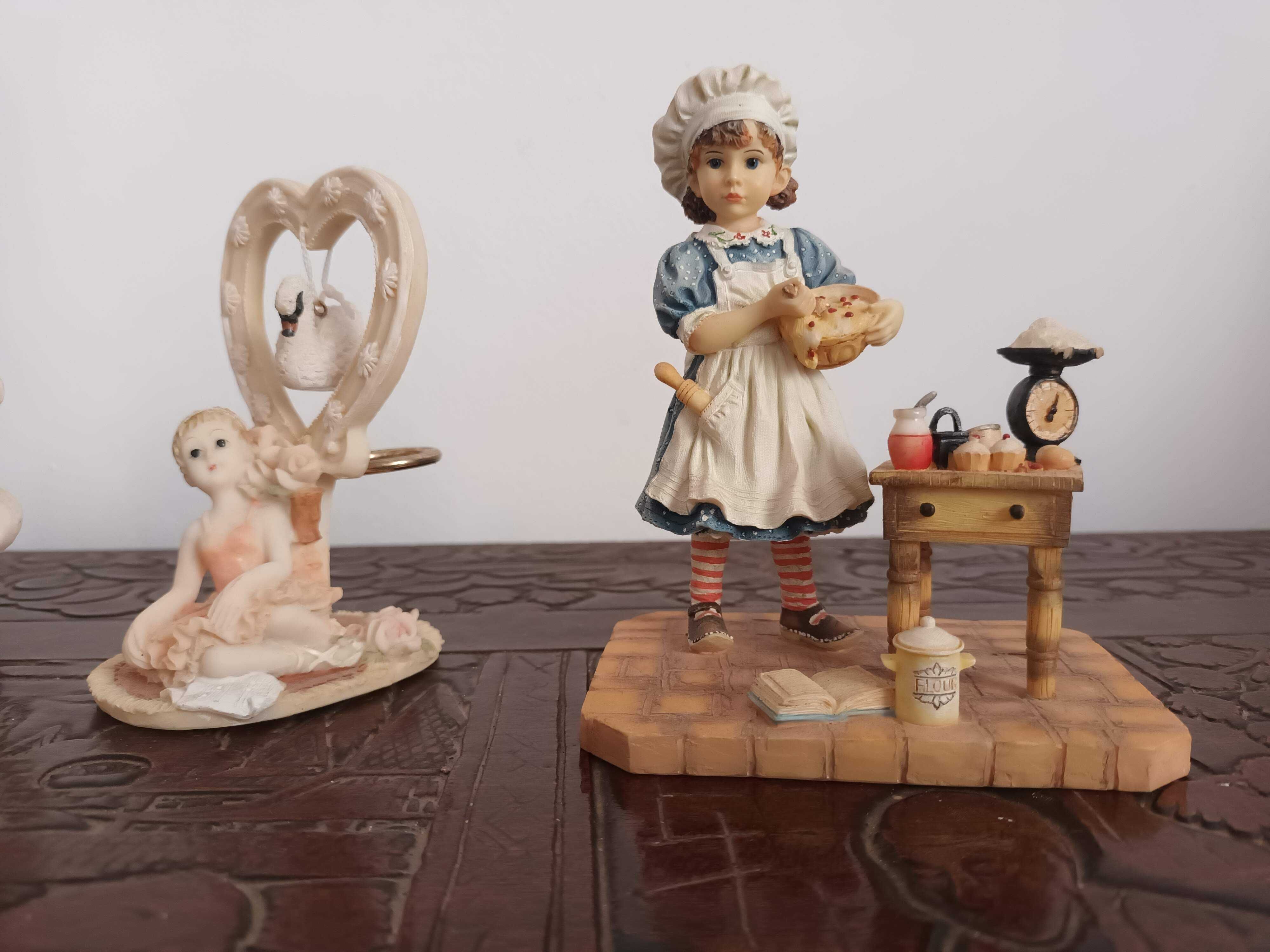 Peças decorativas em loiça e marfinite
