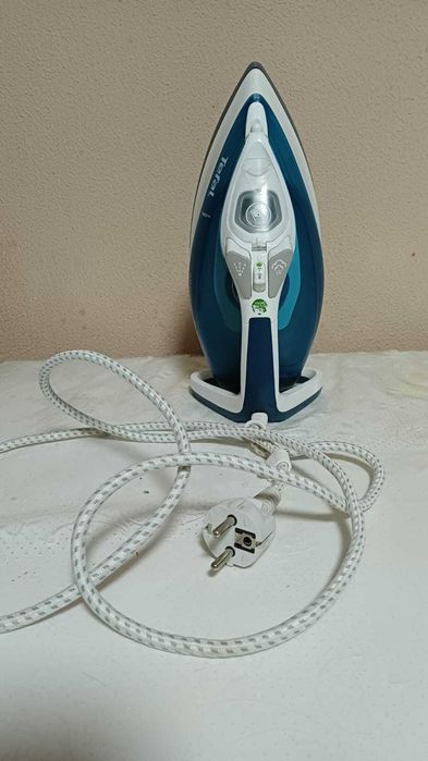 Керамічна праска Tefal