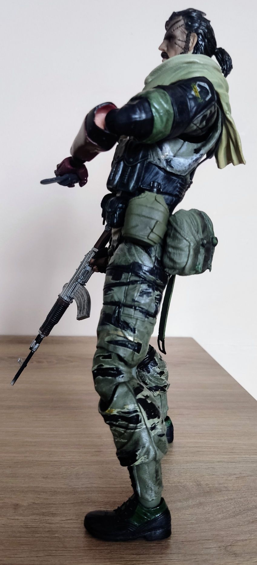 Metal Gear Solid Snake jak Play Arts Kai figurka PS4 PS3 Xbox One PC.