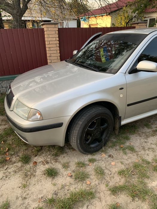 Срочно Шкода тур 1.6 2001 р