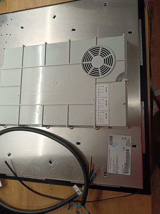 Płyta kuchenka indukcyjna 2 letnia Amica