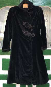Пальто черное женское плюшевое старинное
