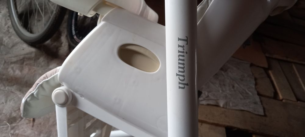 Стільчик гойдалка Triumph, для годування немовлят.