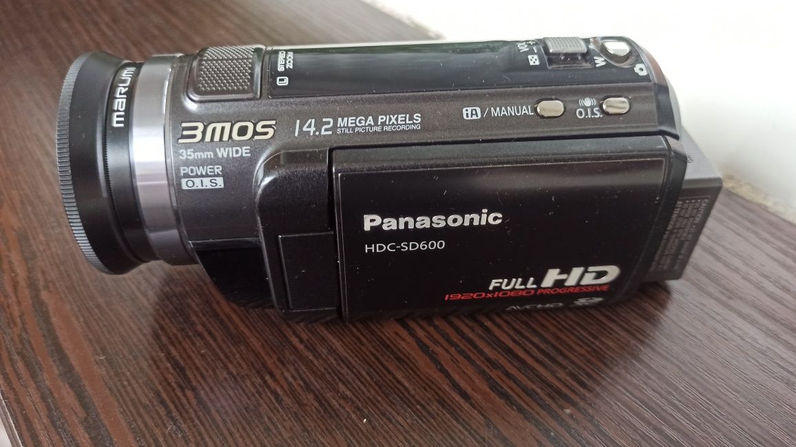 Видеокамера Panasonic hdc-sd600