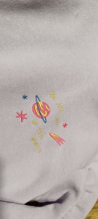 Ciepły dłuższy swetr w rozmiarze 146 .Reserved