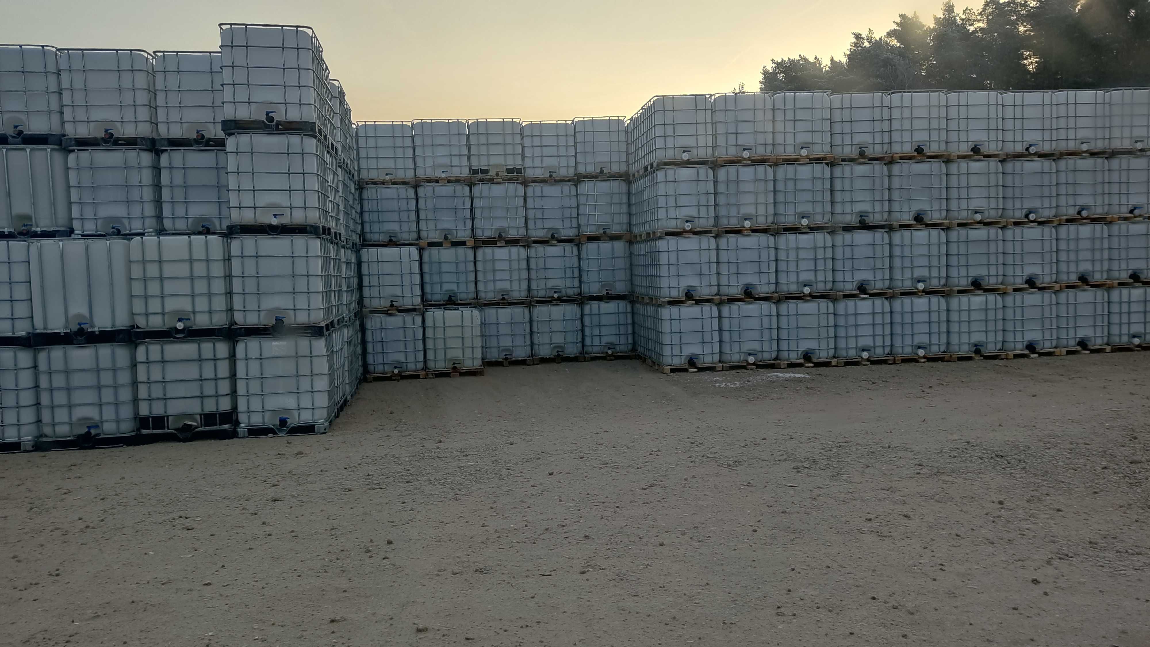 Skup zbiorników IBC Mauzer 1000L beczek 220l 200 Baniek 20 pojemnik E2