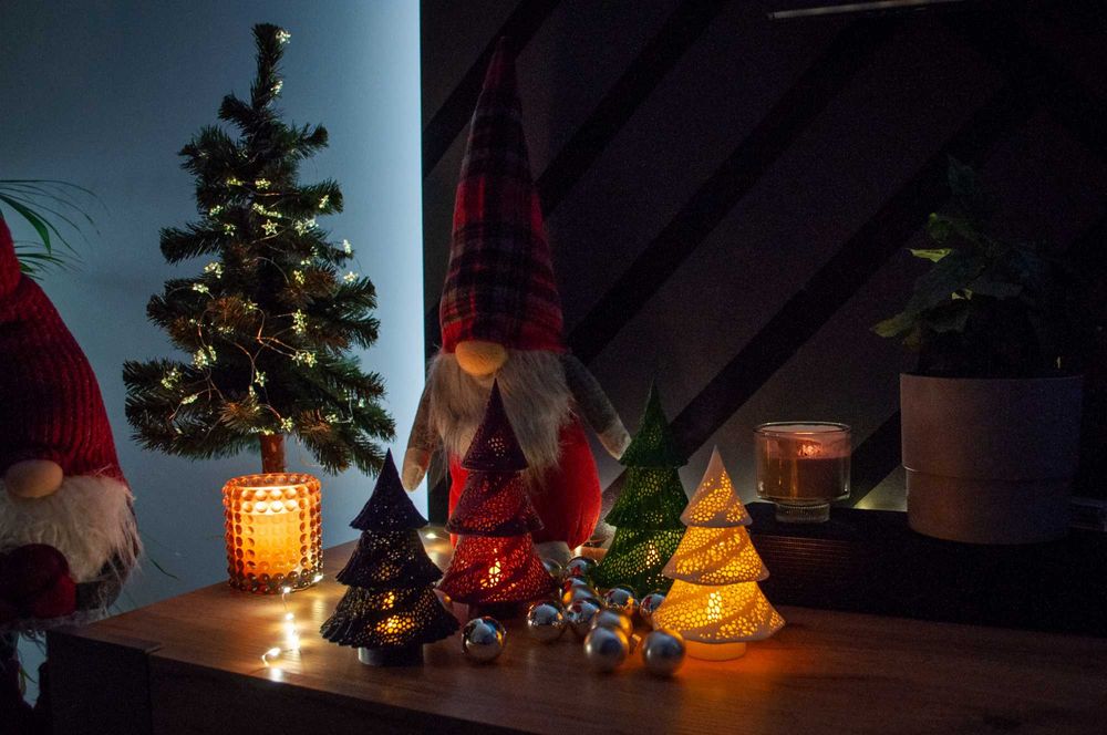 Dekoracyjna choinka 3D z podświetleniem LED - wysokość 18 cm