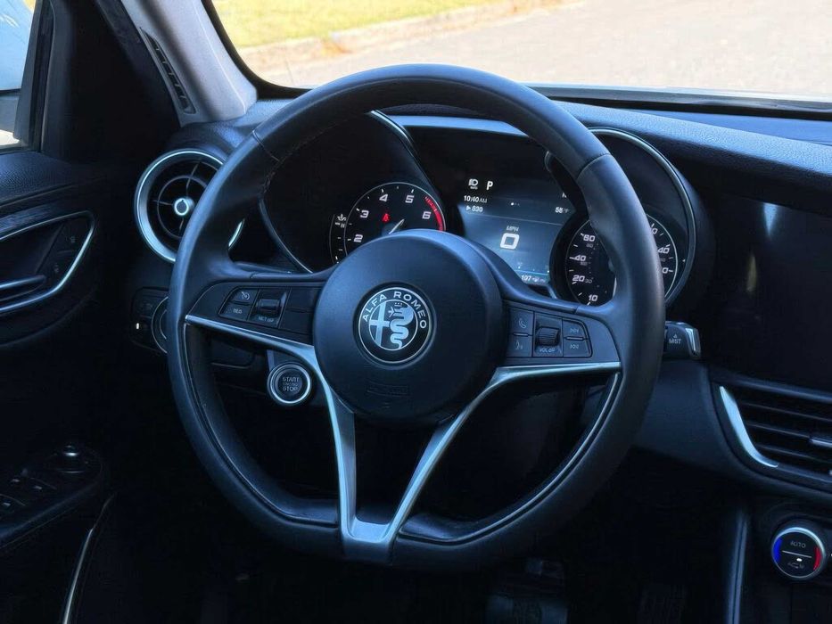 Alfa Romeo Giulia      2018