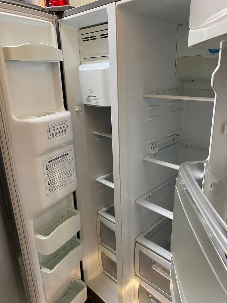 Холодильники та морозильні камери