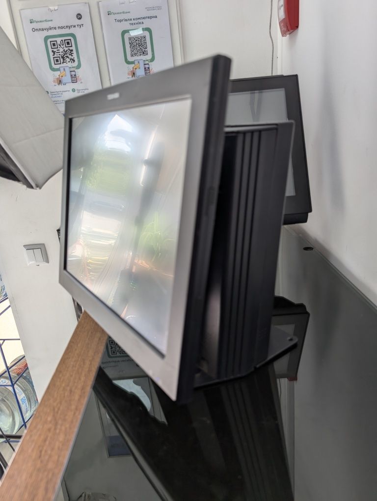 Toshiba ST-A20-T5GK-QM-R є POS (сенсорний моноблок)