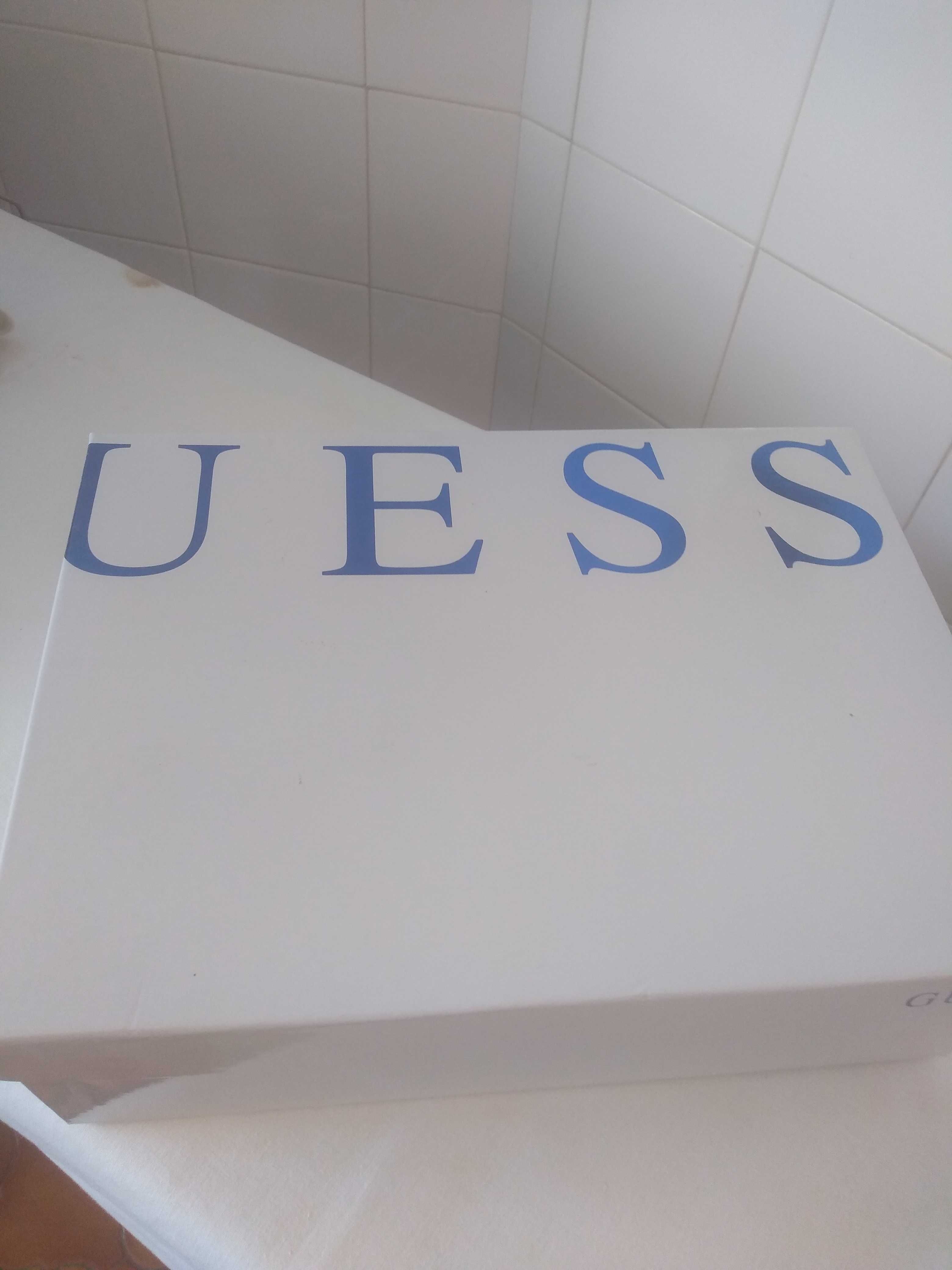 Sapatos Guess 39