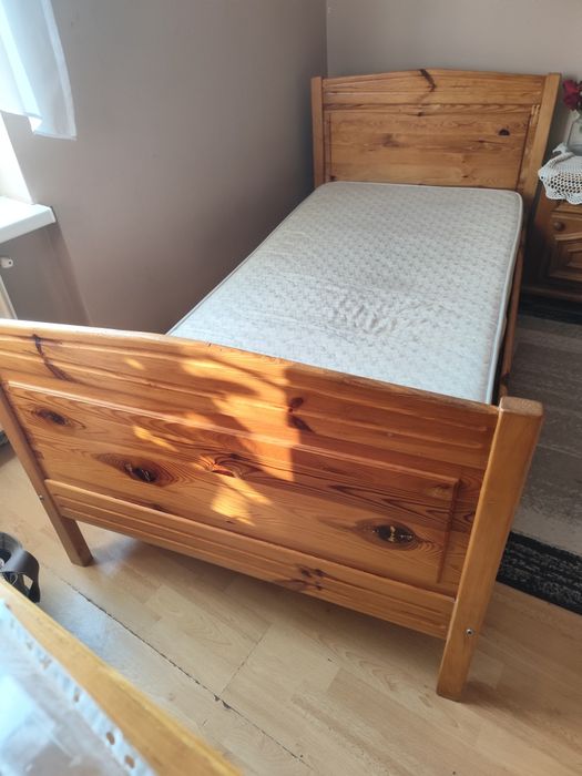 Łóżko z drewna 90x200 plus materac
