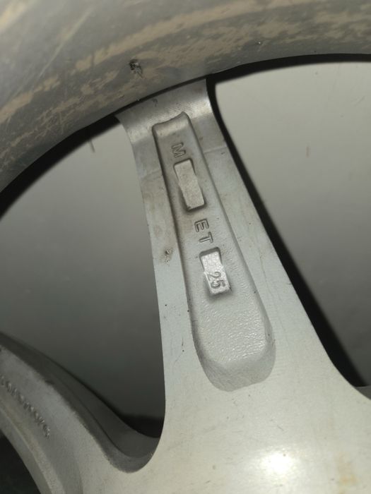 Комплект дисков с шинами