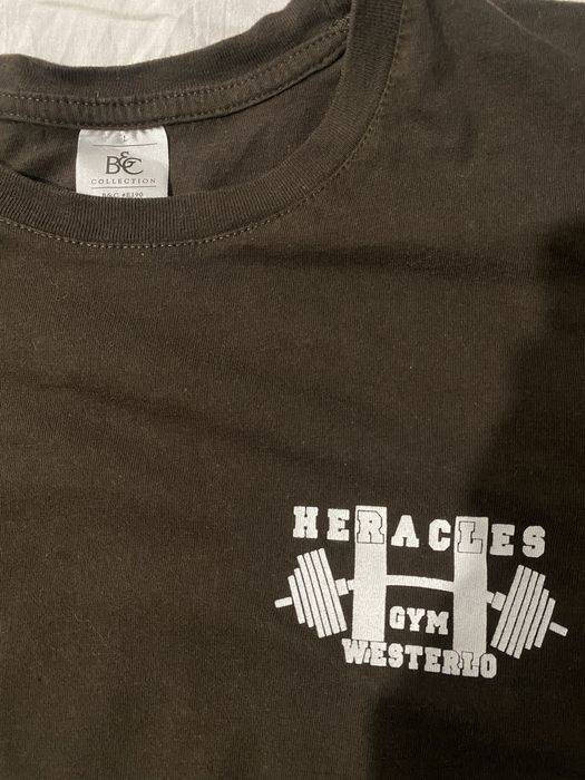 Коричнева футболка