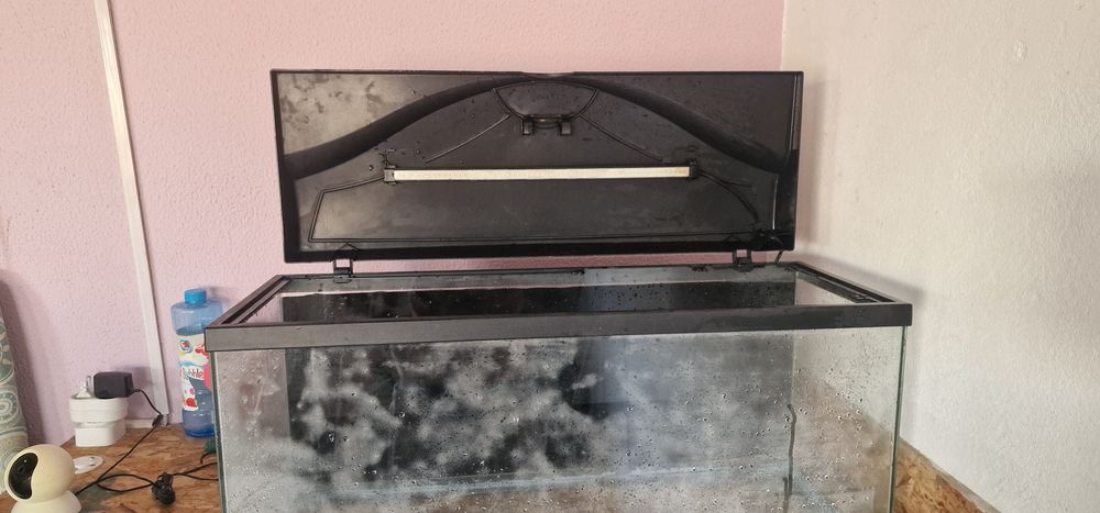 Aquário e vários acessórios