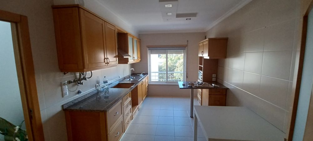 Apartamento T2 em prédio com elevador, em Fátima