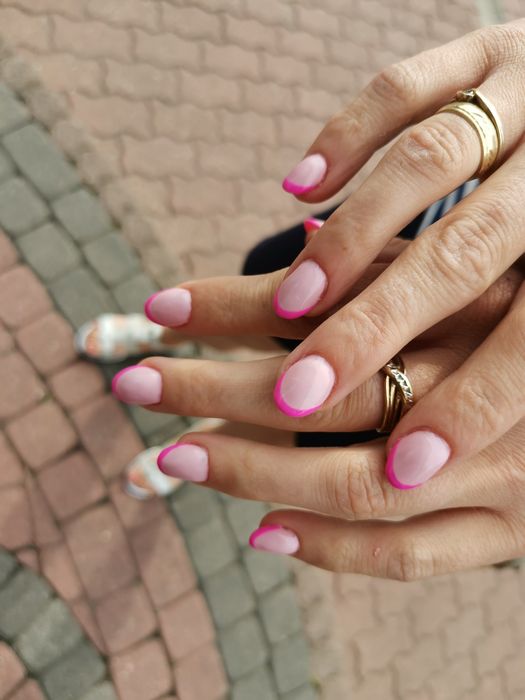 Manicure hybrydowe Przedłużanie Paznokci Wolne terminy