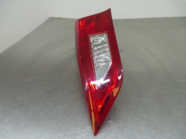 Farolim da mala direito TOYOTA Auris Hatchback (_E18_)