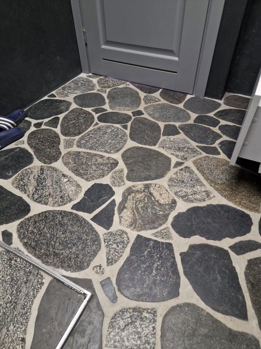 Kamień polny cięty - plastry czarno-szare