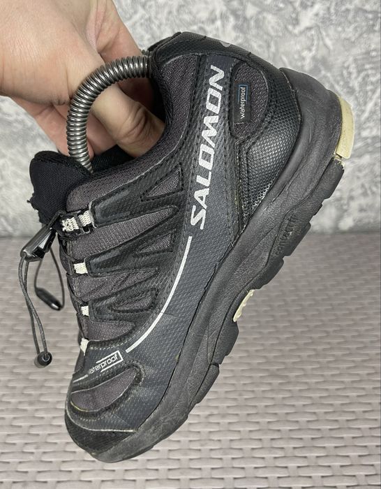 Salomon waterproof кроссовки полуботинки 35 размер детские