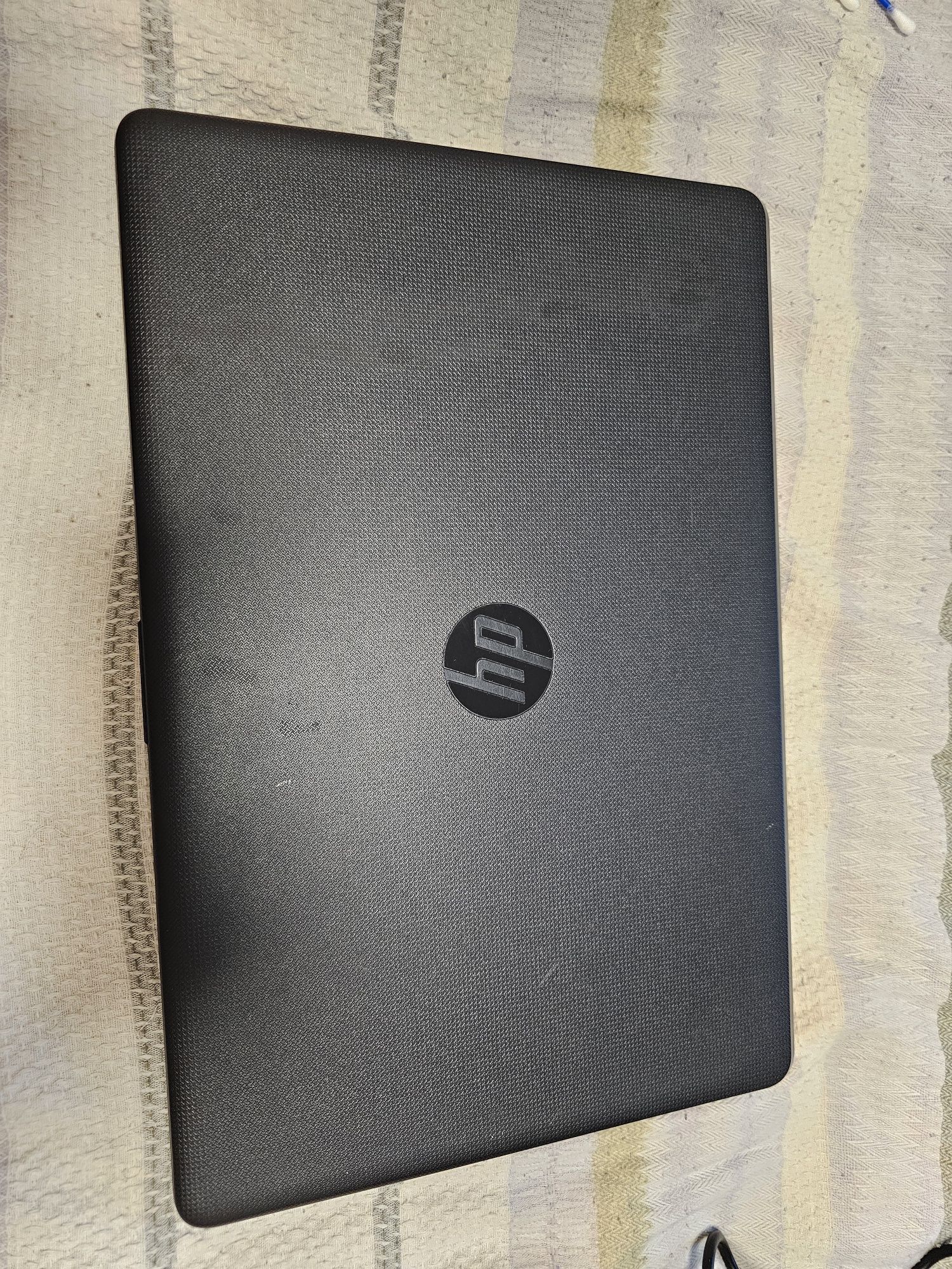 Ноутбук HP Notebook 15-rb000ua