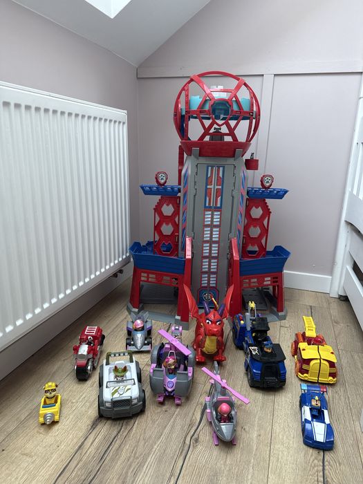 Psi patrol baza smok statek pieski samochody