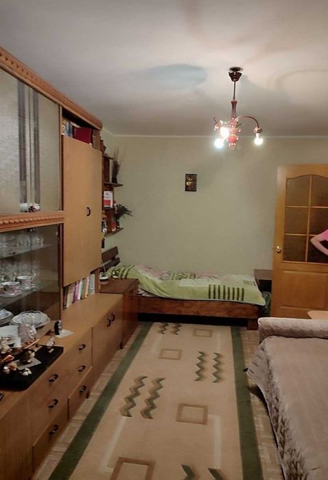 Продам 1-кімнатну квартиру по вул. Волковича 21