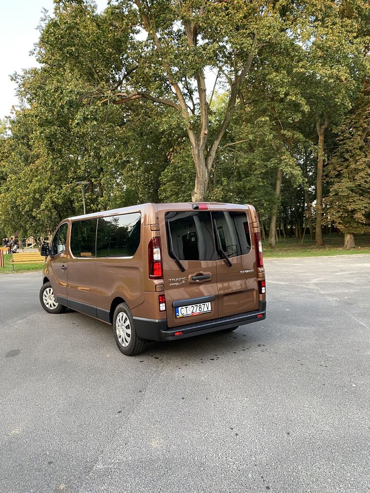 Wypożyczalnia wynajem Busów 9 osobowych Bus na wakacje, ferie, w góry