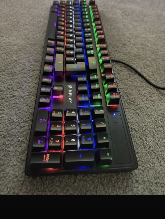 Teclado mecanico Gaming RGB novo