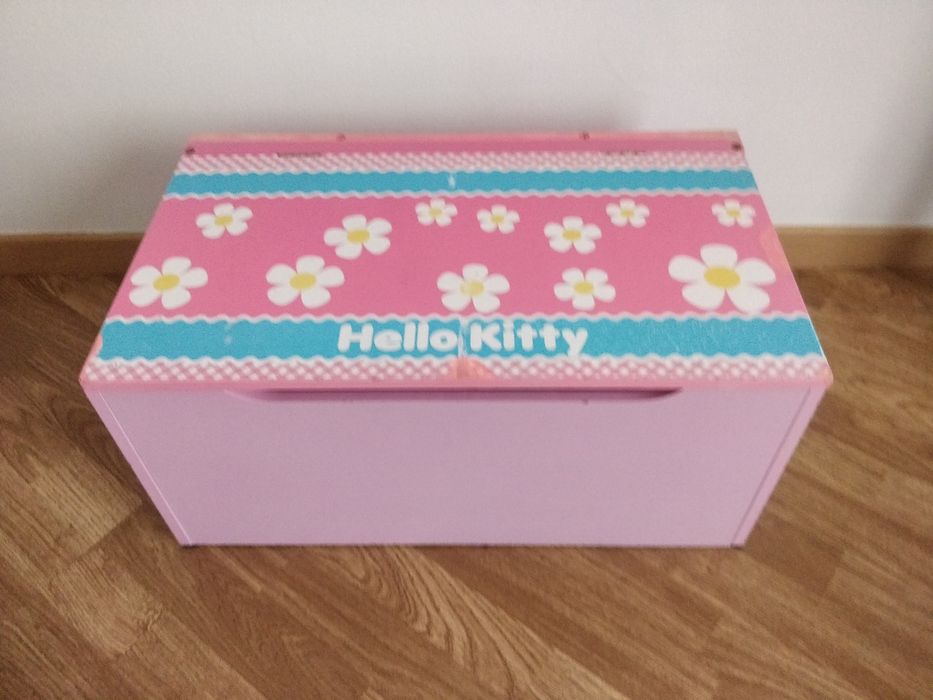 Baú em madeira hello Kitty