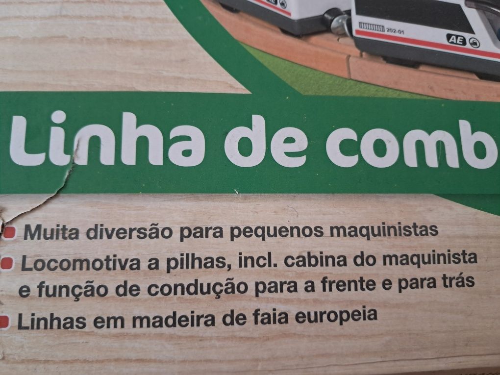 Pista linha comboios em madeira