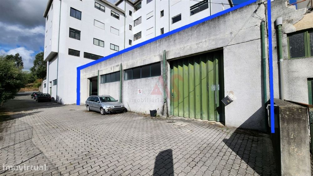 Armazém com 200 m2 em Santo Tirso