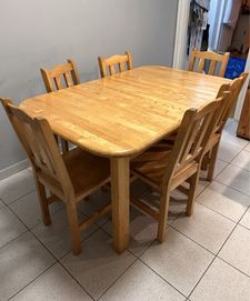 Stół sosnowy rozkładany plus 6 krzeseł