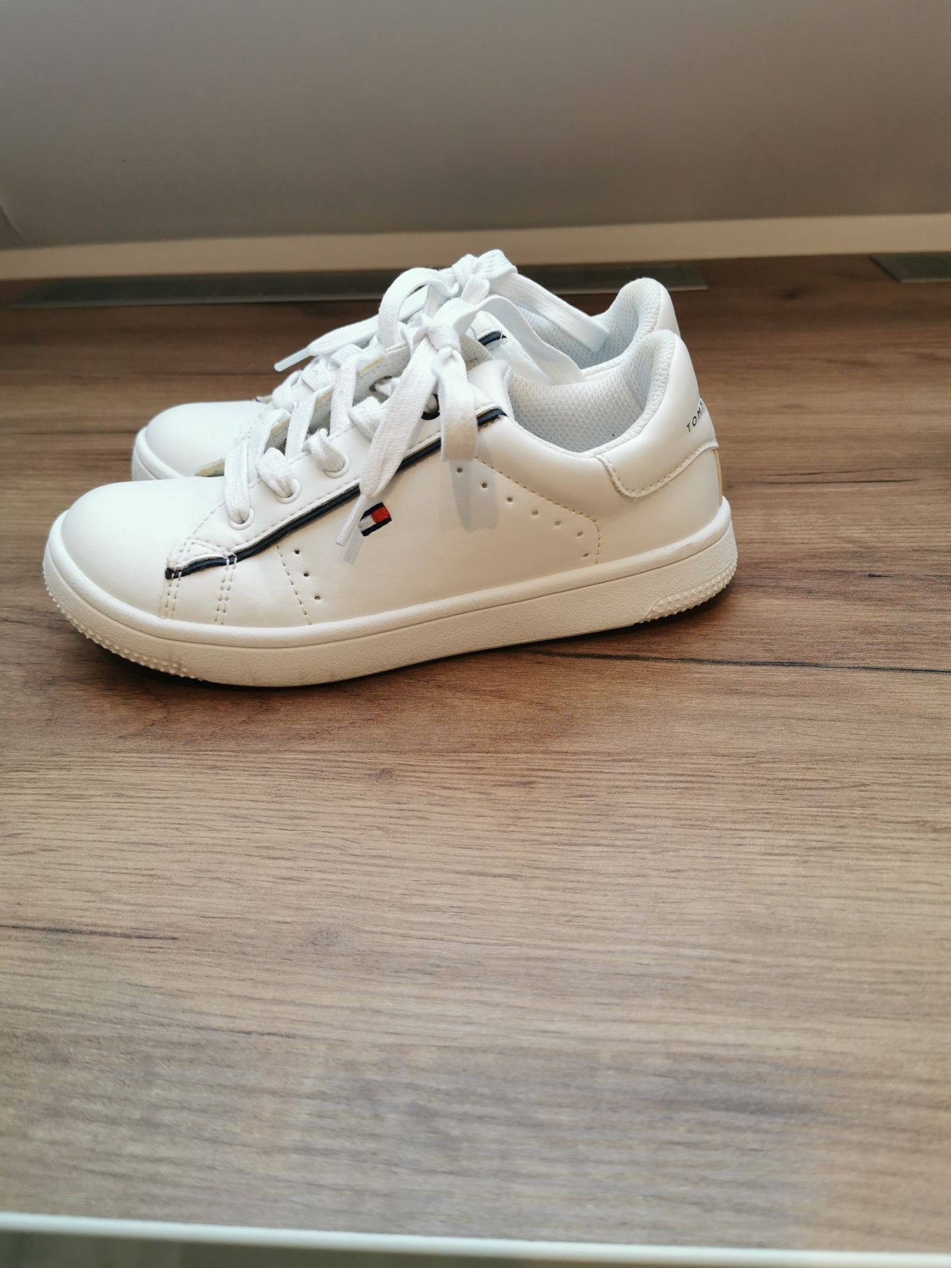 Sneakersy Tommy Hilfiger r. 31