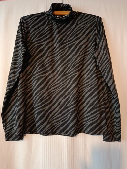 Sprzedam Golf Damski, Cienki, Rozciągliwy, rozmiar M, marki Janina.