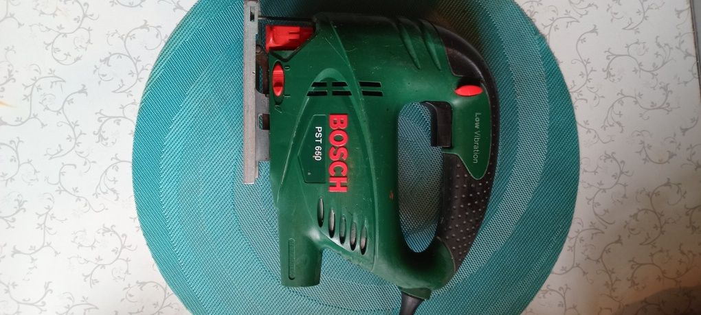 Лобзик Bosch PST 670