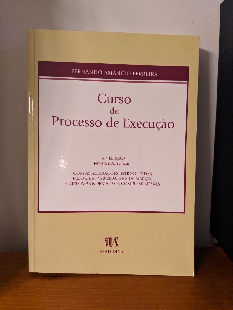 Livro "Curso de Processo de Execução"