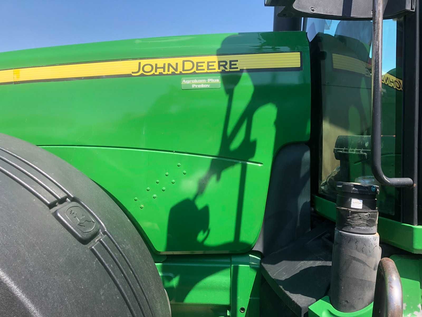 Трактор John Deere 8230 (2008)