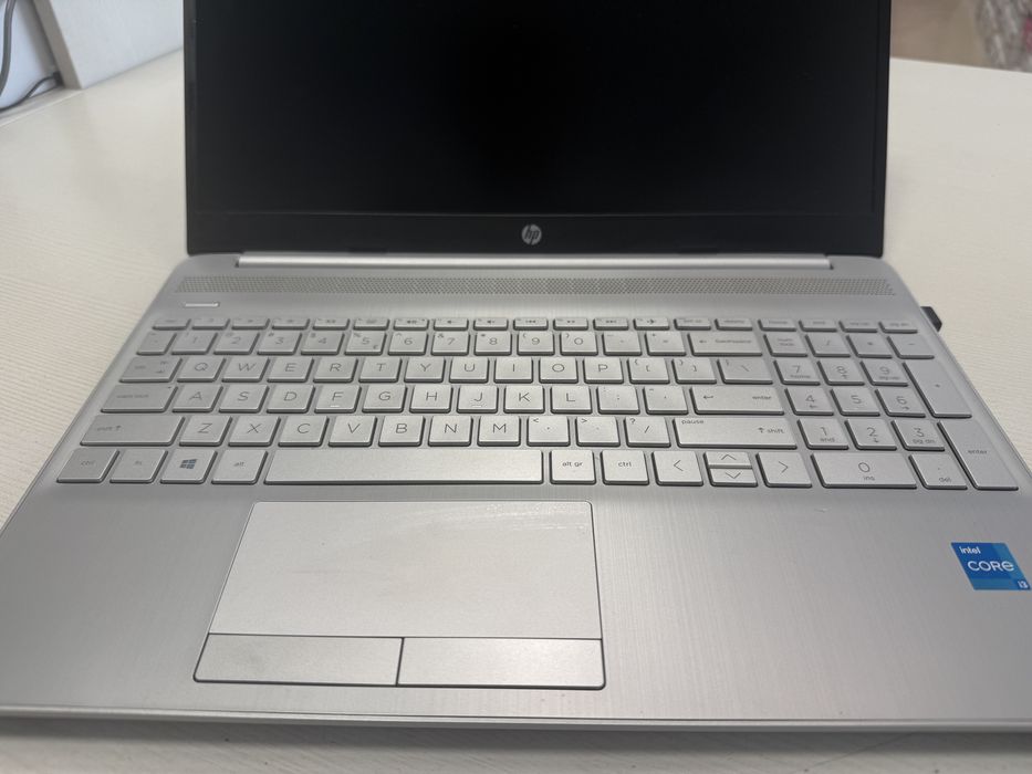 Laptop  (2szt) HP 15DW3002NW Intel Core 13. 8/240GB SSD WIN 11