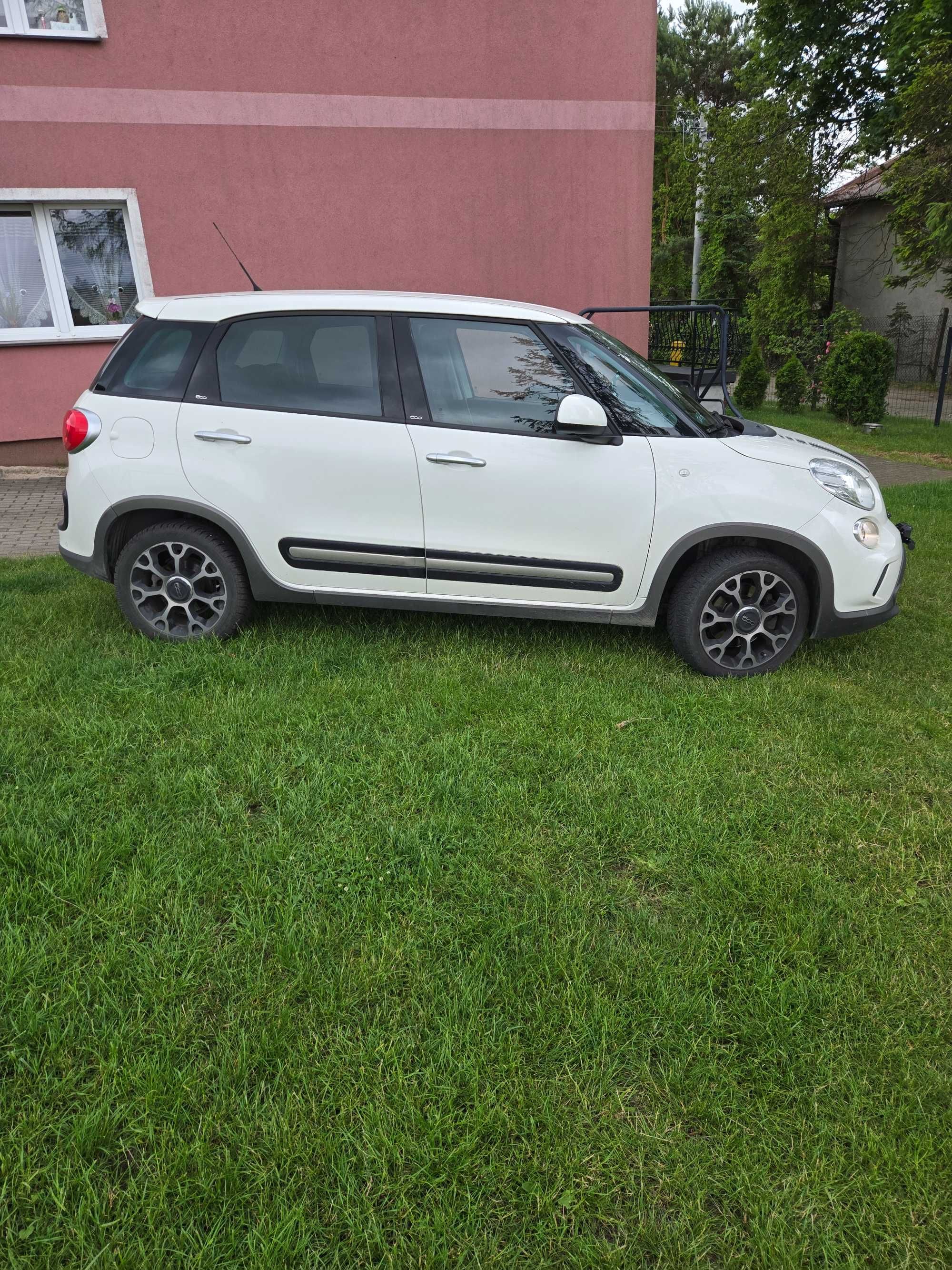 Sprzedam Fiata 500L Treking