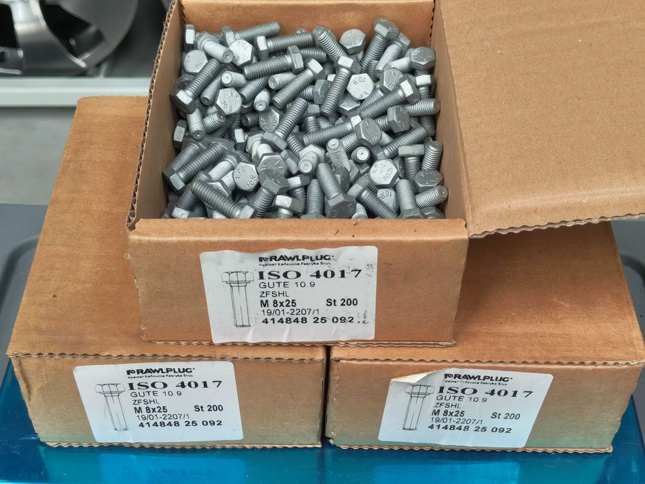 Śruby Rawlplug 8x25 600sztuk 8.3kg 10.9 twarde!
