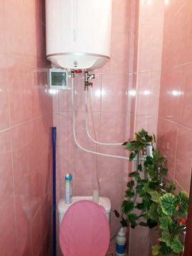 Місце в кімнаті для одної дівчини.  Ювілейний.