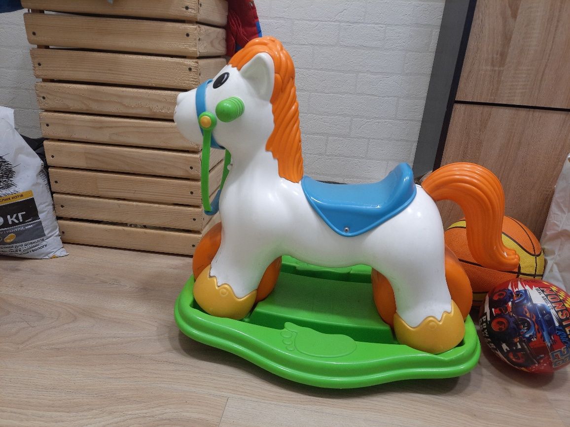 Конячка-гойдалка Feber Pony Feber